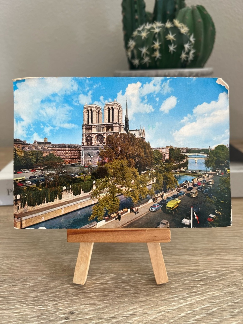 Vintage 1977 Paris France Notre Dame Cathedral Airmail Posted Postcard